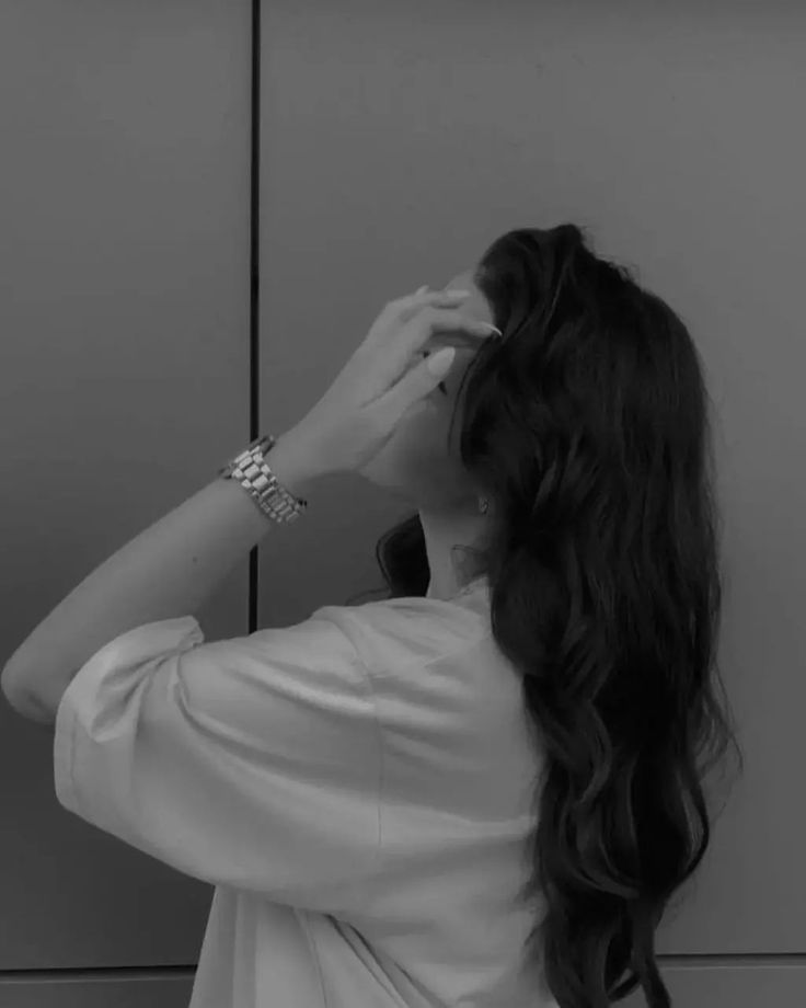 Expressive alone DPs to showcase solitude and peace.